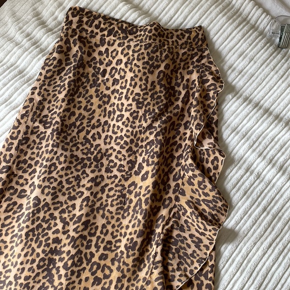 Faithfull the Brand Celeste Wrap Skirt in Leopard Sz Small - Picture 3 of 7